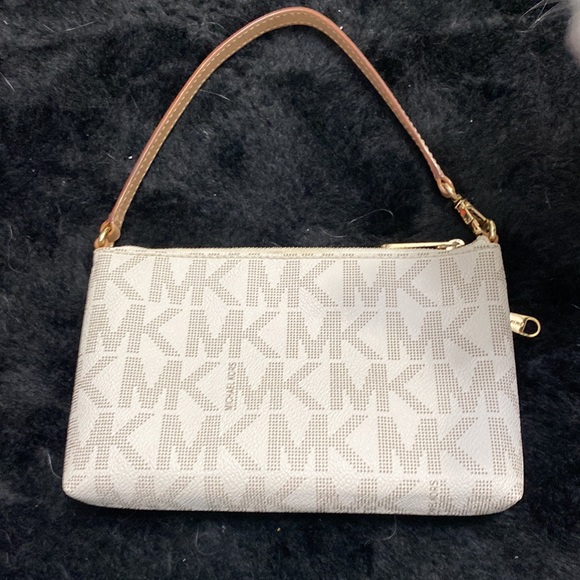MICHAEL KORS CREAM WRISTLET - Picture 3 of 6